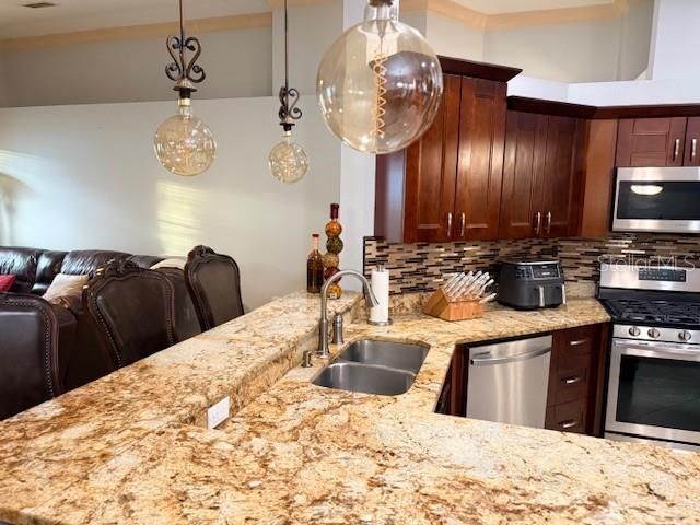 18116 SWEET JASMINE DRIVE, Tampa, FL 33647