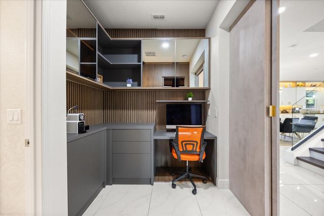 8109 LUDINGTON CIRCLE, Orlando, FL 32836