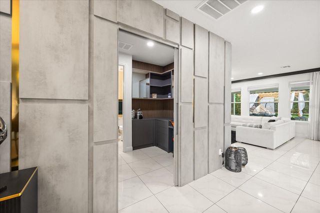 8109 LUDINGTON CIRCLE, Orlando, FL 32836