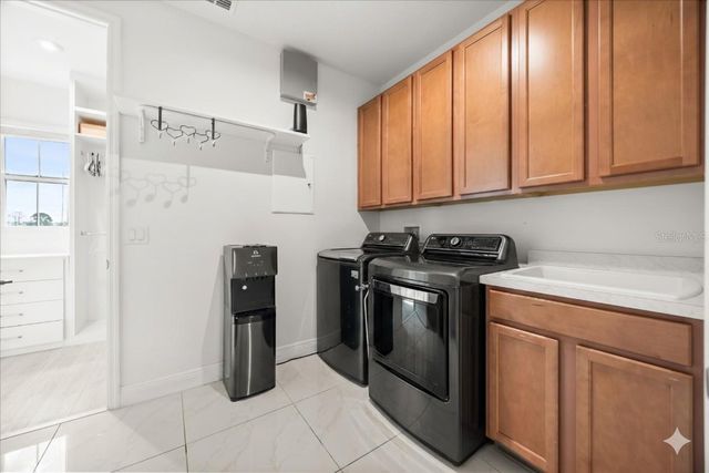 8109 LUDINGTON CIRCLE, Orlando, FL 32836