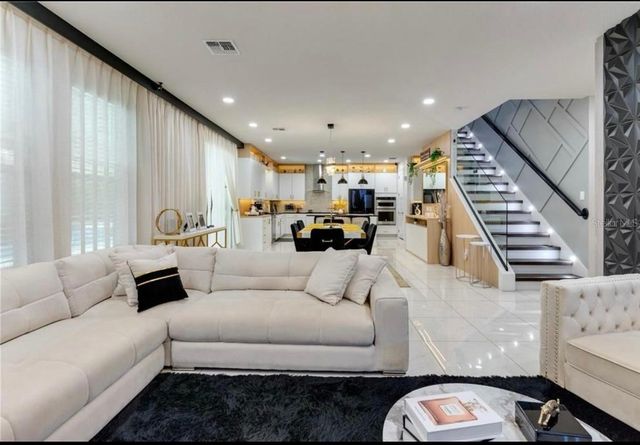 8109 LUDINGTON CIRCLE, Orlando, FL 32836