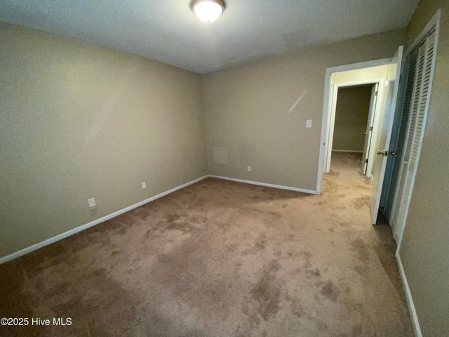401 Cedar Creek Drive, Jacksonville, NC 28540