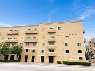 4840 NW 7th Street 000, Miami, FL 33126