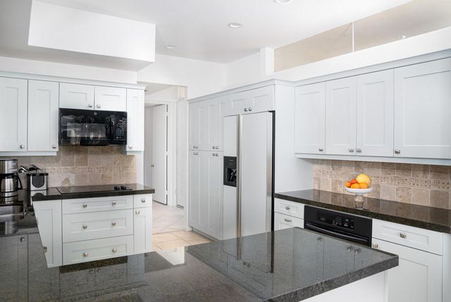 97 Westlake Circle, Palm Springs, CA 92264