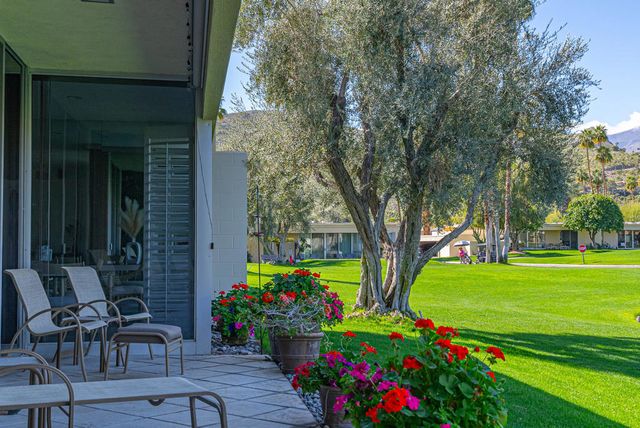 97 Westlake Circle, Palm Springs, CA 92264