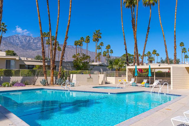 97 Westlake Circle, Palm Springs, CA 92264