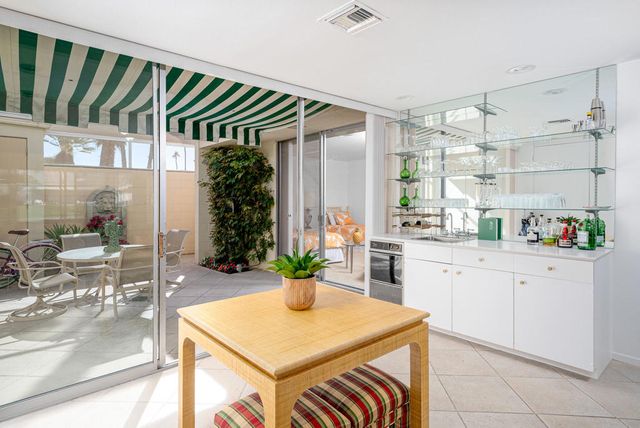 97 Westlake Circle, Palm Springs, CA 92264