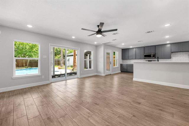 914 Sugar Mountain Court, Sugar Land, TX 77498