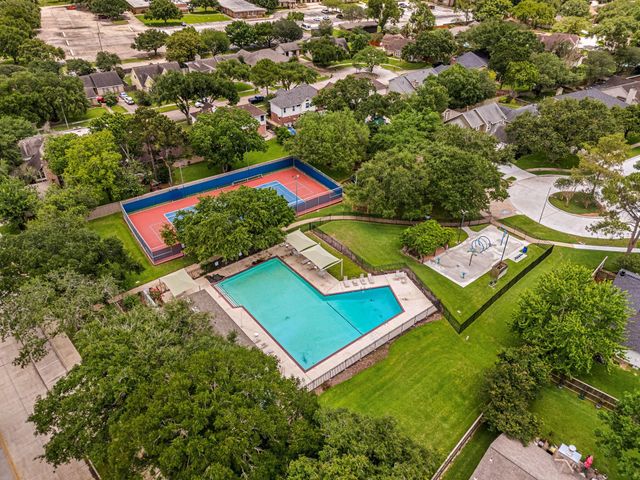914 Sugar Mountain Court, Sugar Land, TX 77498