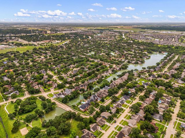 914 Sugar Mountain Court, Sugar Land, TX 77498