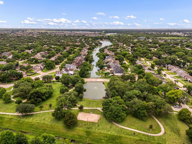 914 Sugar Mountain Court, Sugar Land, TX 77498