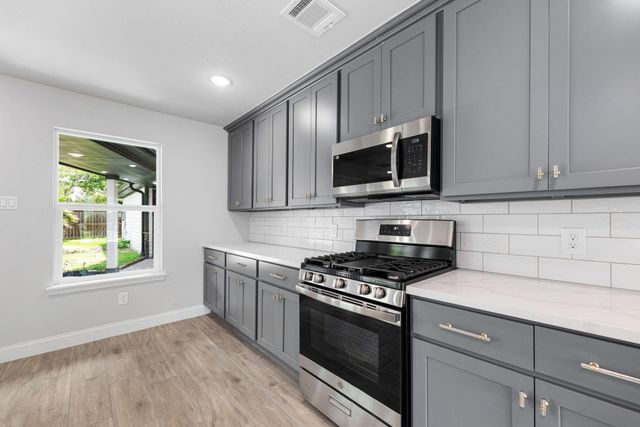 914 Sugar Mountain Court, Sugar Land, TX 77498