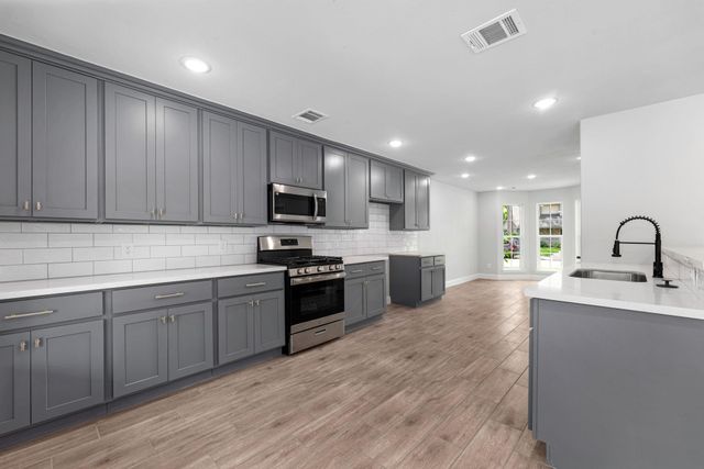 914 Sugar Mountain Court, Sugar Land, TX 77498