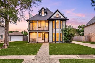 914 Sugar Mountain Court, Sugar Land, TX 77498