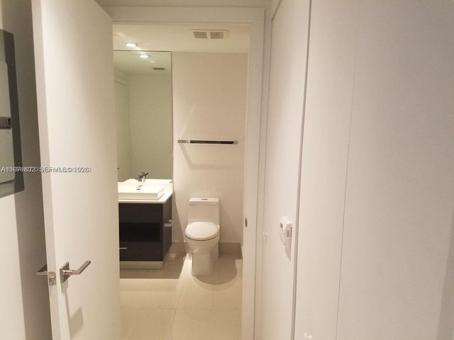 55 SW 9th St 1107, Miami, FL 33130