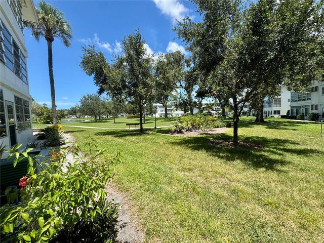 11201 80TH AVENUE 101, Seminole, FL 33772
