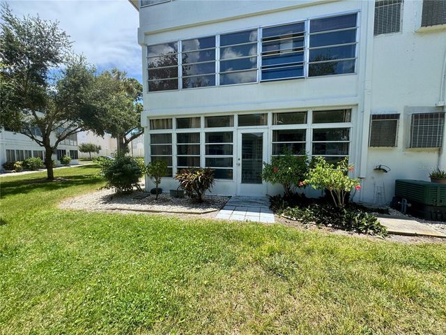 11201 80TH AVENUE 101, Seminole, FL 33772