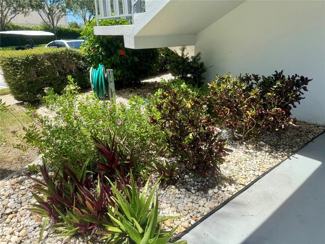 11201 80TH AVENUE 101, Seminole, FL 33772