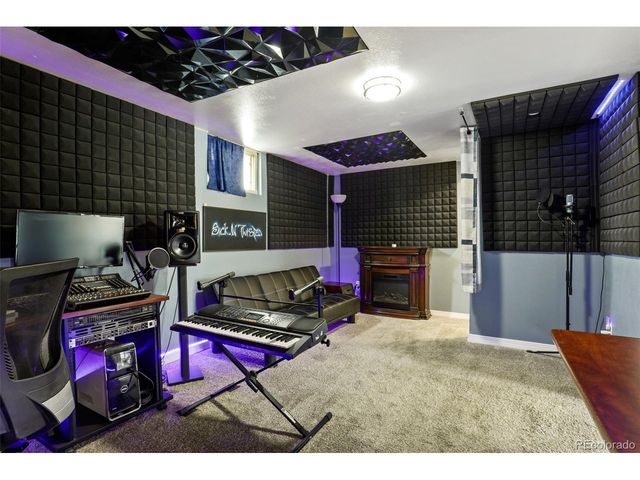 9457 W 56th Pl, Arvada, CO 80002