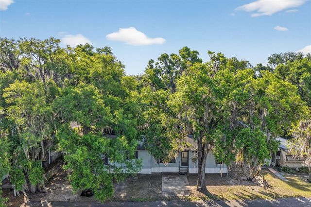 904 MAPLEWOOD STREET, Tavares, FL 32778