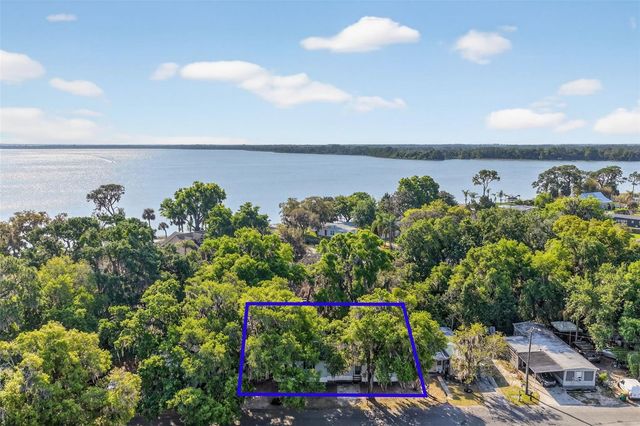 904 MAPLEWOOD STREET, Tavares, FL 32778