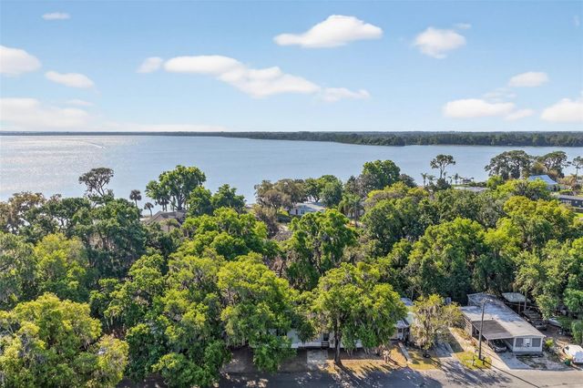 904 MAPLEWOOD STREET, Tavares, FL 32778