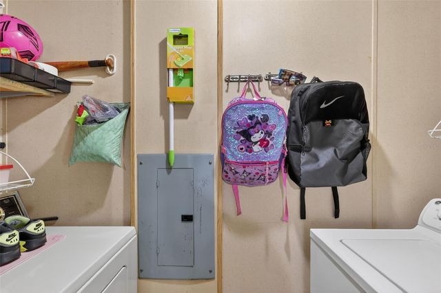 904 MAPLEWOOD STREET, Tavares, FL 32778