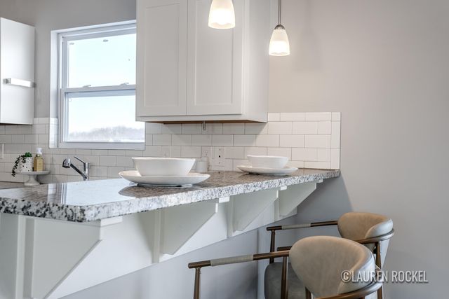 433 Oak View Drive, Middleville Vlg, MI 49333