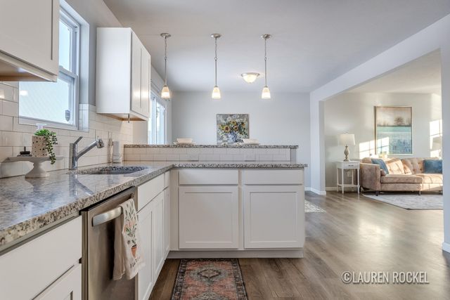 433 Oak View Drive, Middleville Vlg, MI 49333