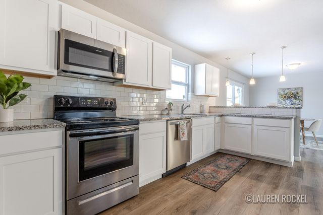 433 Oak View Drive, Middleville Vlg, MI 49333