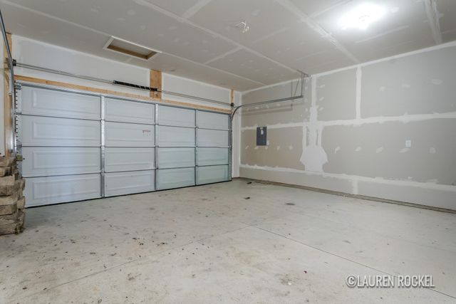 433 Oak View Drive, Middleville Vlg, MI 49333