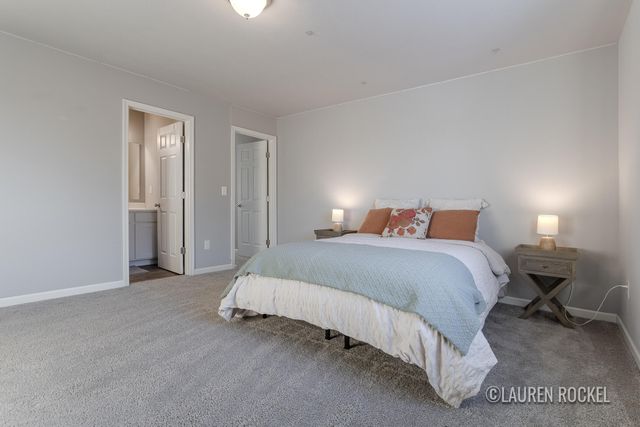 433 Oak View Drive, Middleville Vlg, MI 49333