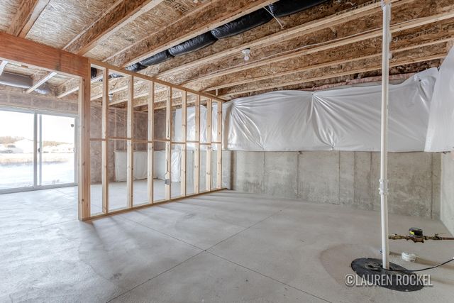 433 Oak View Drive, Middleville Vlg, MI 49333