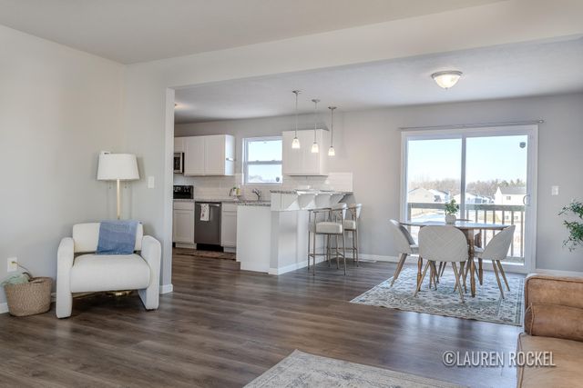 433 Oak View Drive, Middleville Vlg, MI 49333