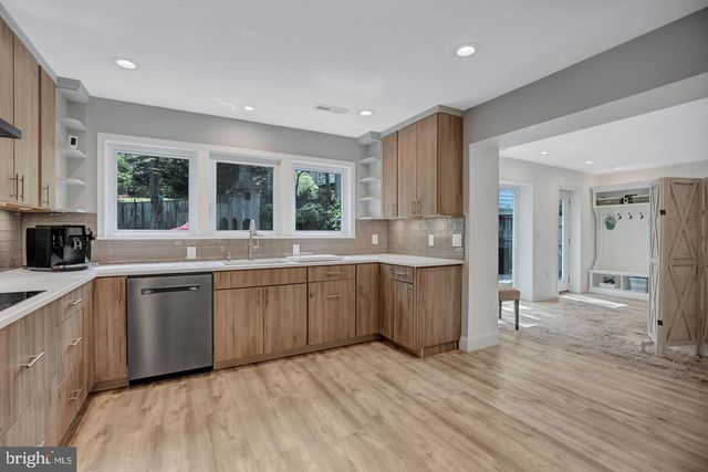 406 TENNESSEE AVE, Alexandria, VA 22305
