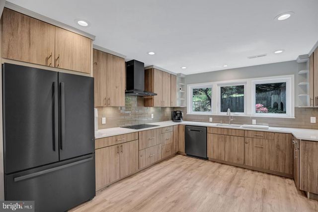 406 TENNESSEE AVE, Alexandria, VA 22305