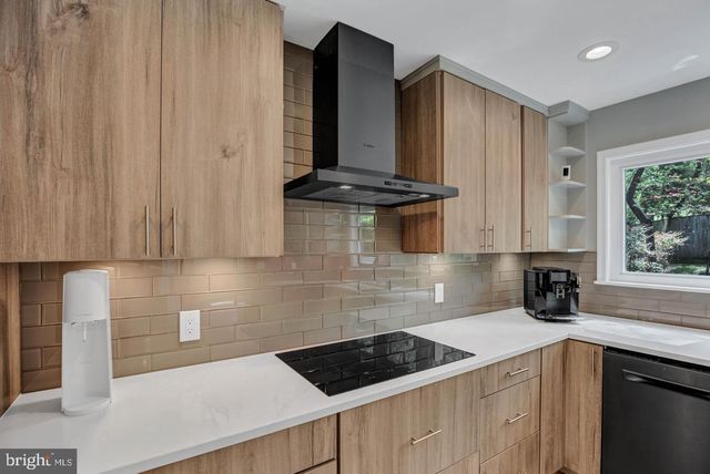 406 TENNESSEE AVE, Alexandria, VA 22305
