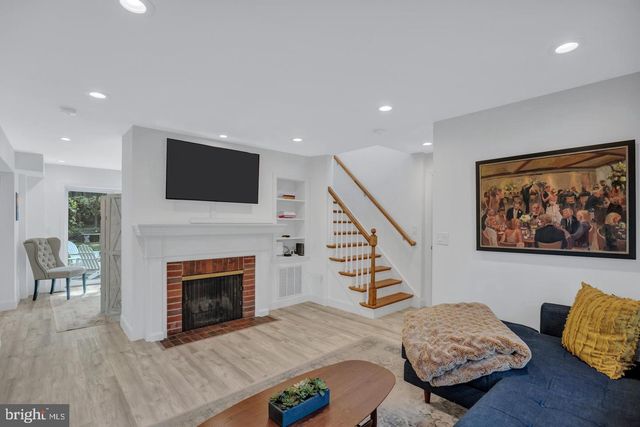 406 TENNESSEE AVE, Alexandria, VA 22305