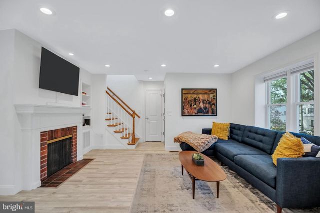 406 TENNESSEE AVE, Alexandria, VA 22305