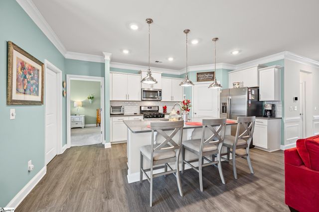 607 Raleighwood Lane, Simpsonville, SC 29681