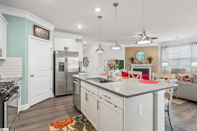 607 Raleighwood Lane, Simpsonville, SC 29681