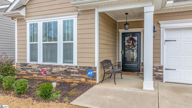 607 Raleighwood Lane, Simpsonville, SC 29681