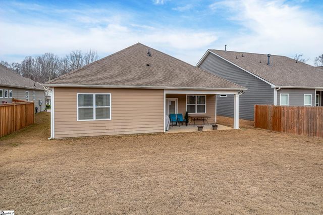 607 Raleighwood Lane, Simpsonville, SC 29681