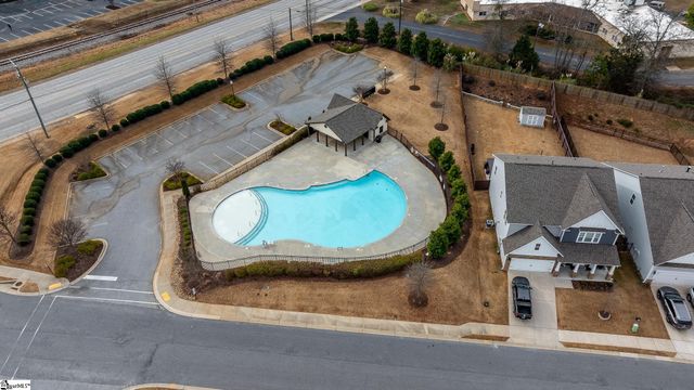 607 Raleighwood Lane, Simpsonville, SC 29681