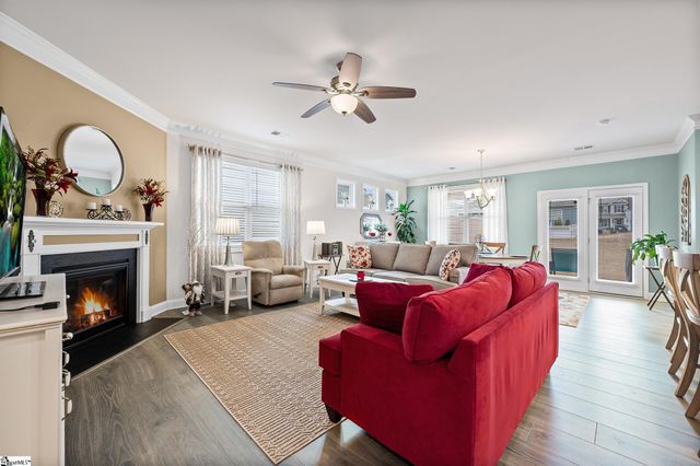 607 Raleighwood Lane, Simpsonville, SC 29681