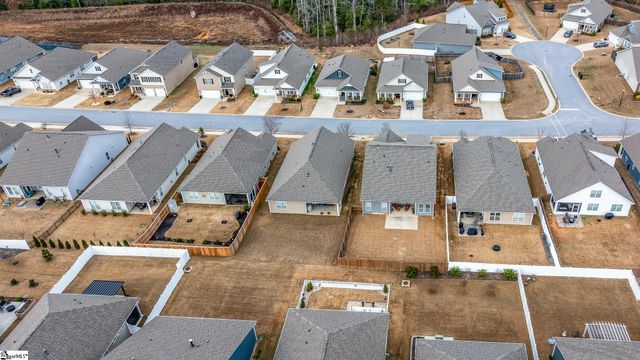 607 Raleighwood Lane, Simpsonville, SC 29681