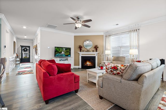 607 Raleighwood Lane, Simpsonville, SC 29681