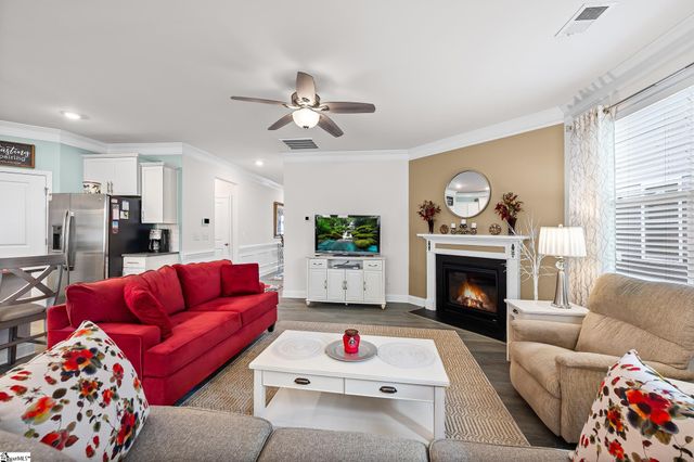 607 Raleighwood Lane, Simpsonville, SC 29681