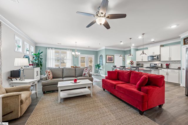 607 Raleighwood Lane, Simpsonville, SC 29681