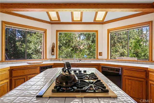 24250 Horst Drive, Crestline, CA 92325